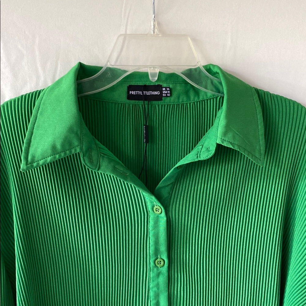 PrettyLittleThing Emerald Button-Down Shirt - Picture 3 of 11